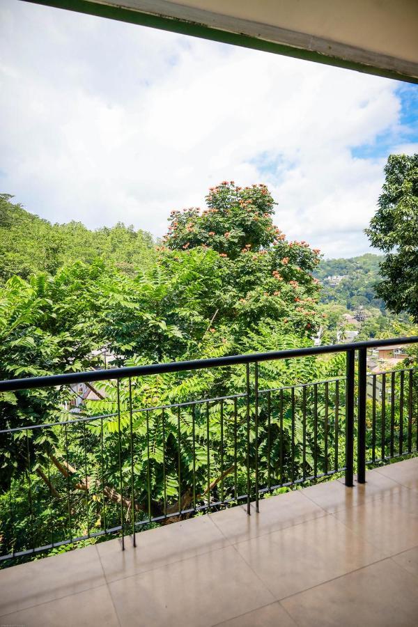 Funk Bunk Tourist Inn Kandy Exterior foto