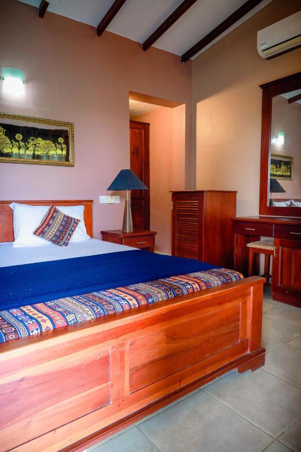 Funk Bunk Tourist Inn Kandy Exterior foto